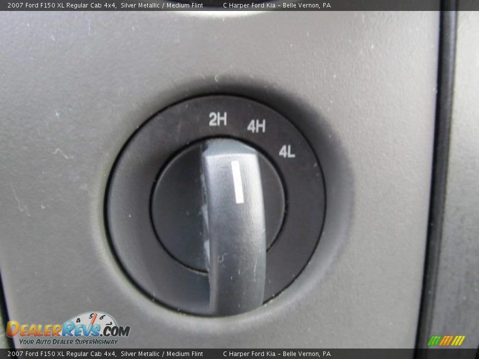 Controls of 2007 Ford F150 XL Regular Cab 4x4 Photo #18