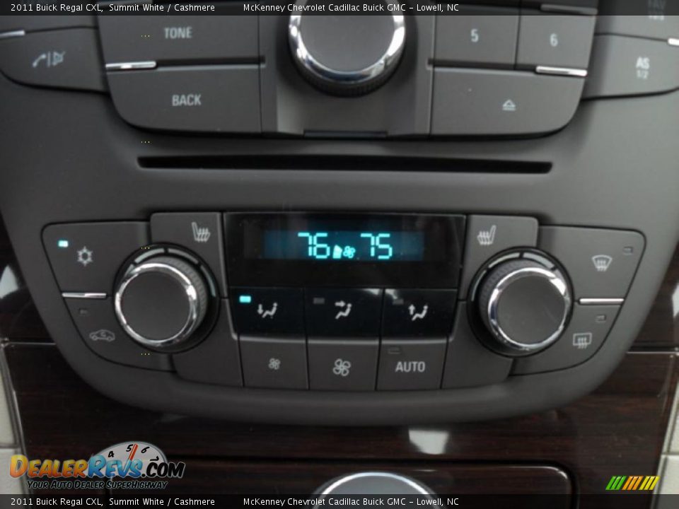 Controls of 2011 Buick Regal CXL Photo #14