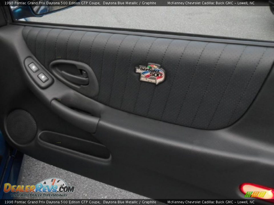 Door Panel of 1998 Pontiac Grand Prix Daytona 500 Edition GTP Coupe Photo #22