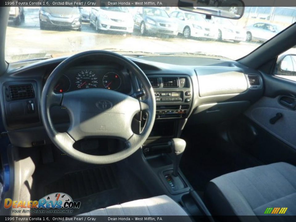 Dashboard of 1996 Toyota Corolla 1.6 Photo #10