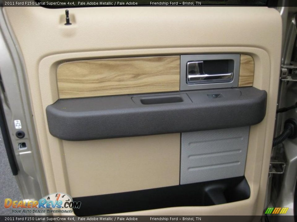 Door Panel of 2011 Ford F150 Lariat SuperCrew 4x4 Photo #19