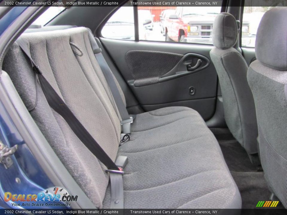 2002 Chevrolet Cavalier LS Sedan Indigo Blue Metallic / Graphite Photo #13