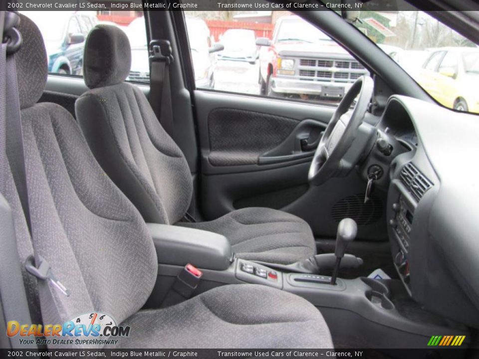 2002 Chevrolet Cavalier LS Sedan Indigo Blue Metallic / Graphite Photo #14