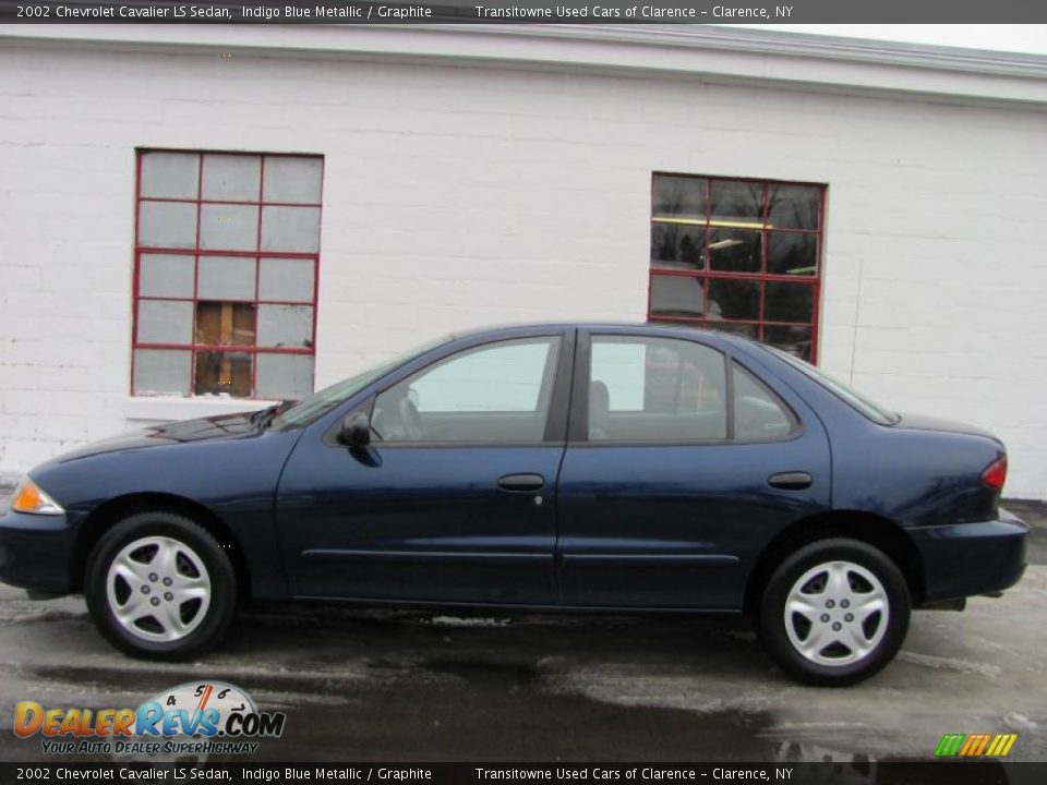 2002 Chevrolet Cavalier LS Sedan Indigo Blue Metallic / Graphite Photo #18