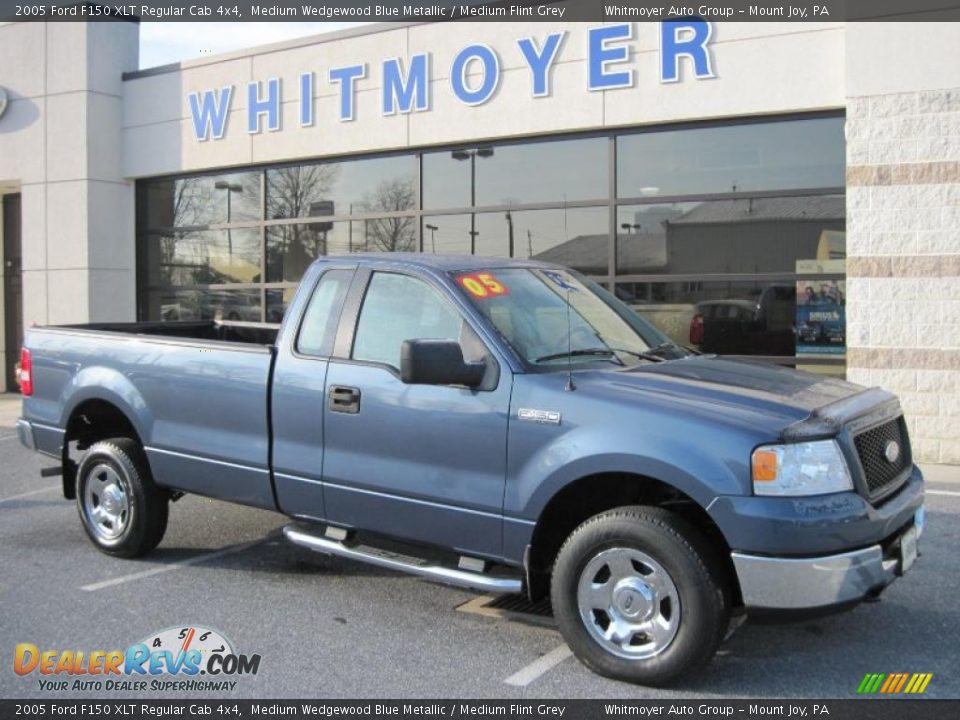 2005 Ford F150 XLT Regular Cab 4x4 Medium Wedgewood Blue Metallic / Medium Flint Grey Photo #1