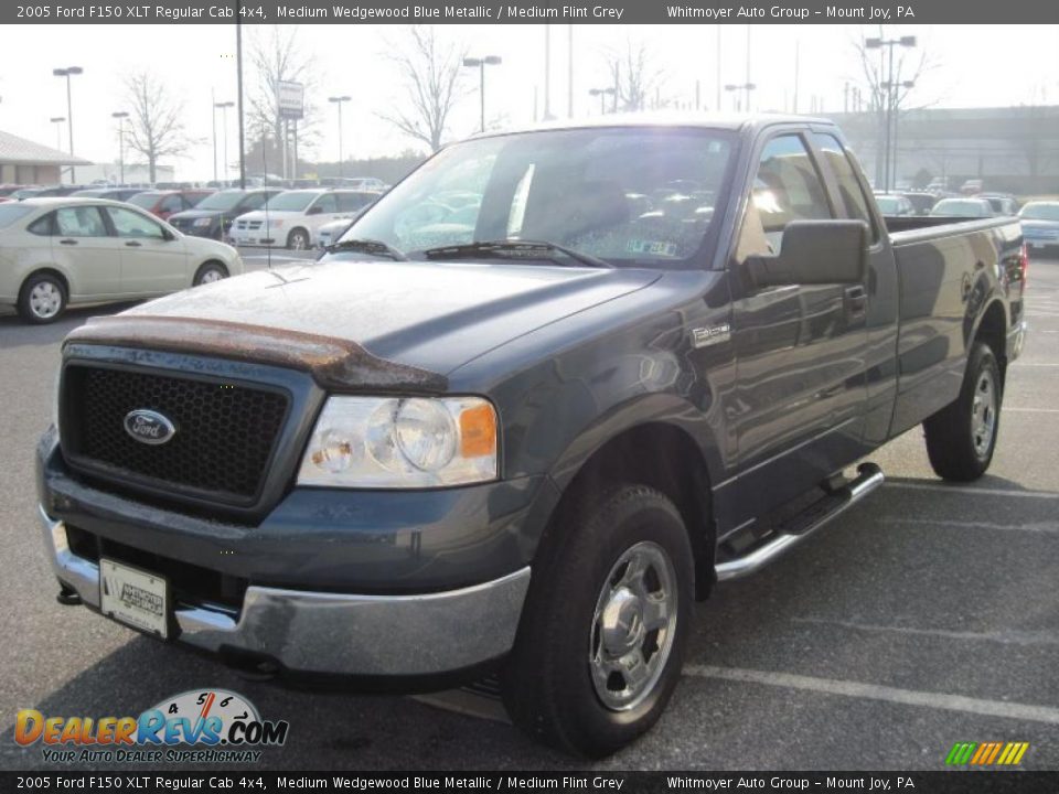 2005 Ford F150 XLT Regular Cab 4x4 Medium Wedgewood Blue Metallic / Medium Flint Grey Photo #3