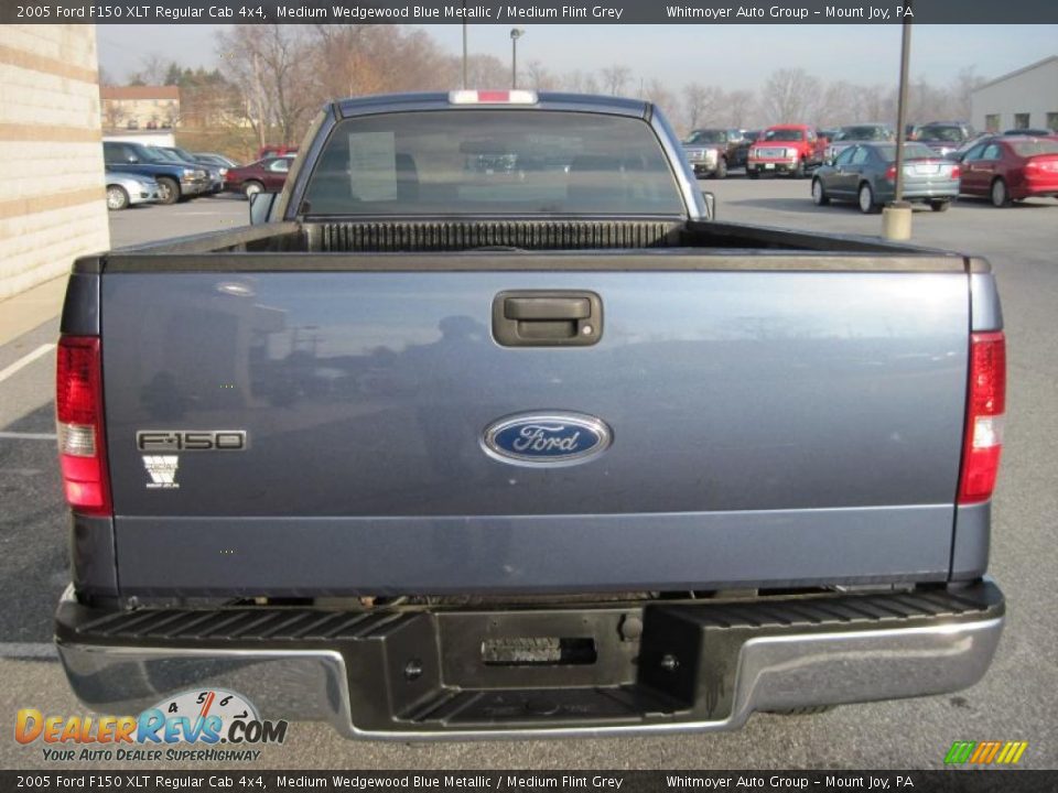 2005 Ford F150 XLT Regular Cab 4x4 Medium Wedgewood Blue Metallic / Medium Flint Grey Photo #9