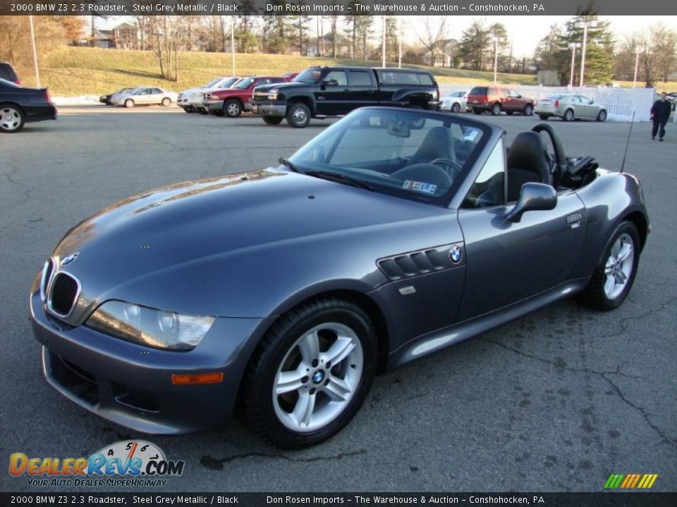 Front 3/4 View of 2000 BMW Z3 2.3 Roadster Photo #2