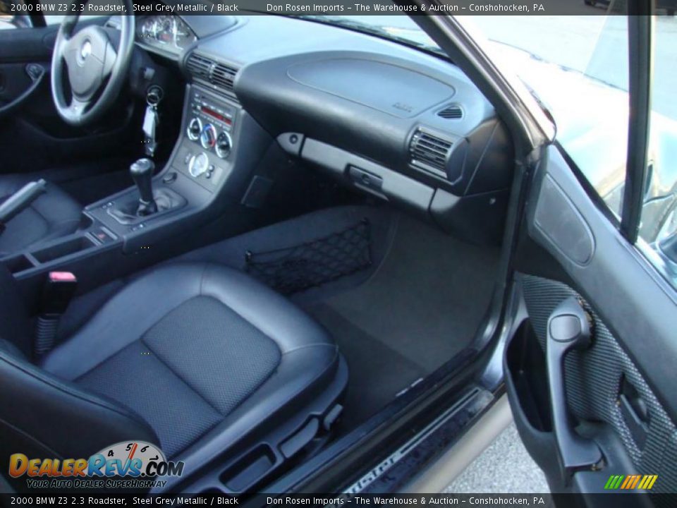 Black Interior - 2000 BMW Z3 2.3 Roadster Photo #18