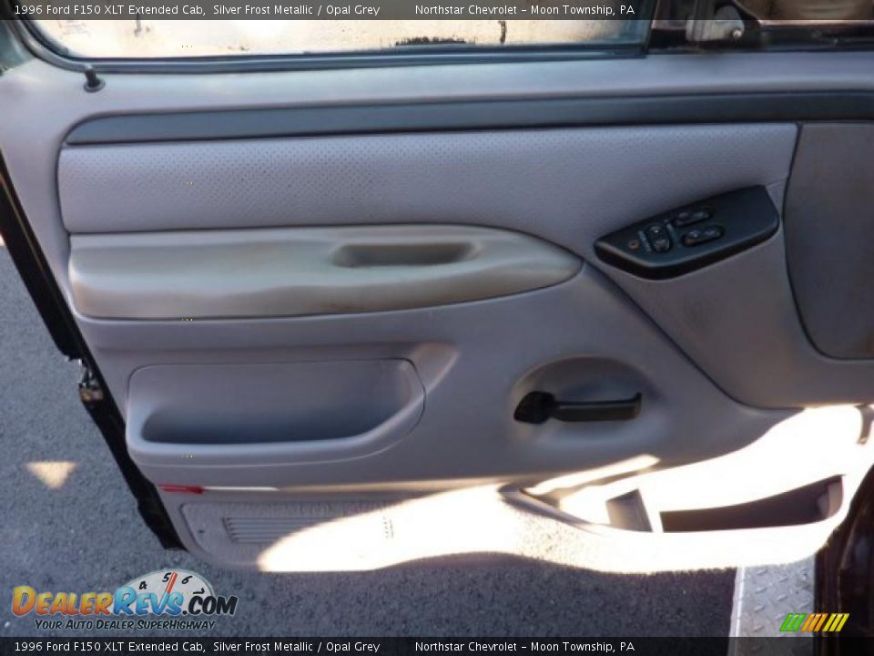1996 Ford F150 XLT Extended Cab Silver Frost Metallic / Opal Grey Photo #12