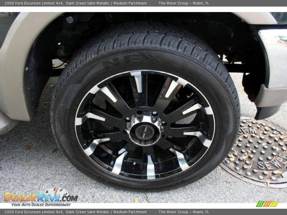 Custom Wheels of 2000 Ford Excursion Limited 4x4 Photo #28