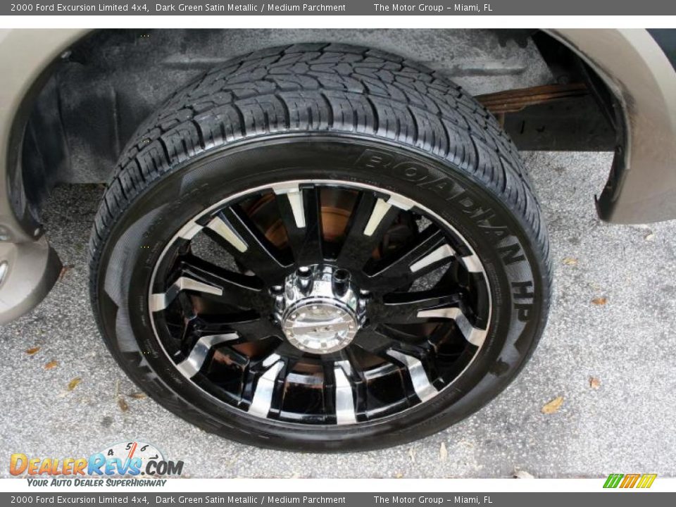 Custom Wheels of 2000 Ford Excursion Limited 4x4 Photo #30