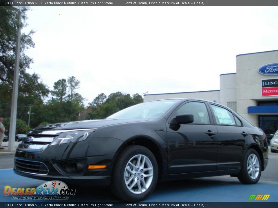 Front 3/4 View of 2011 Ford Fusion S Photo #1