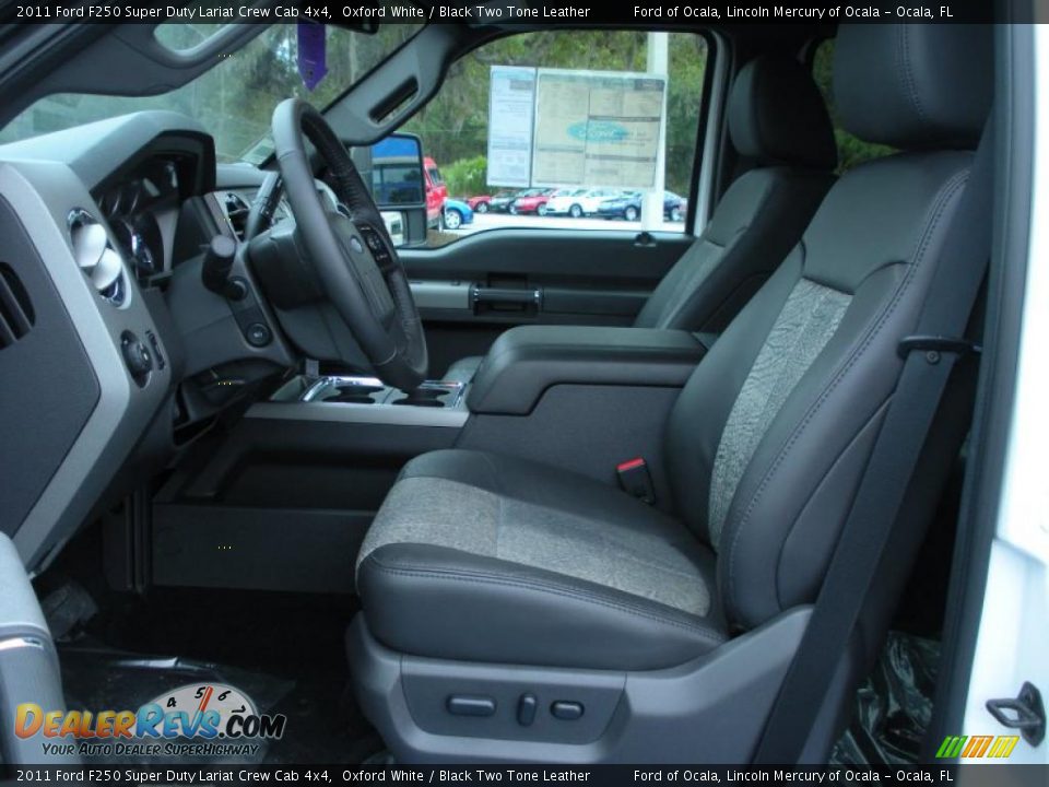 2011 Ford F250 Super Duty Lariat Crew Cab 4x4 Oxford White / Black Two Tone Leather Photo #6