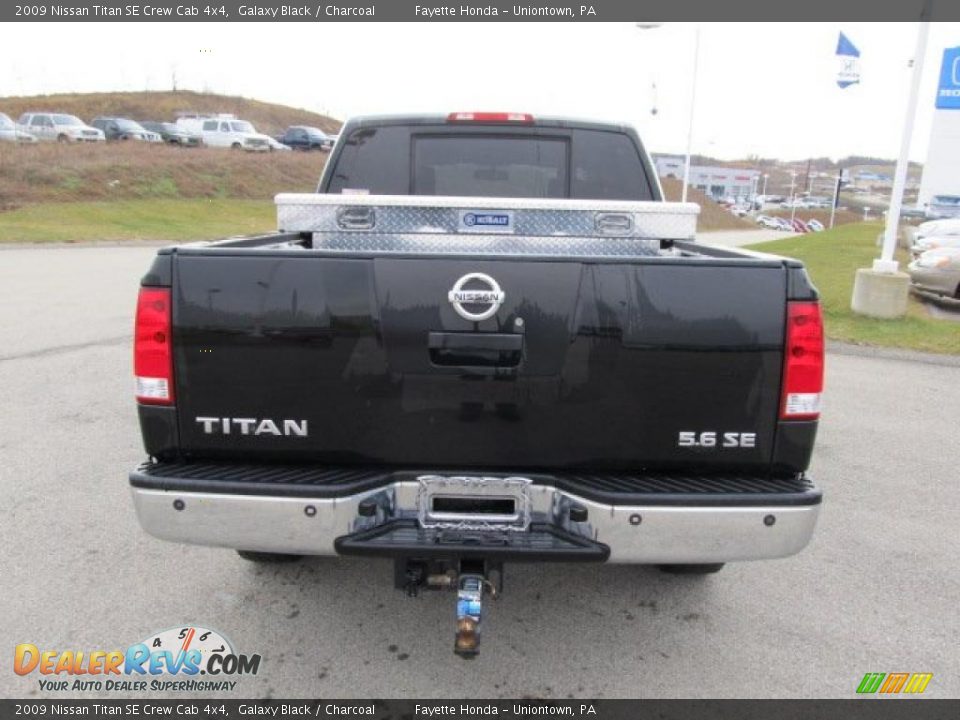 2009 Nissan Titan SE Crew Cab 4x4 Galaxy Black / Charcoal Photo #4