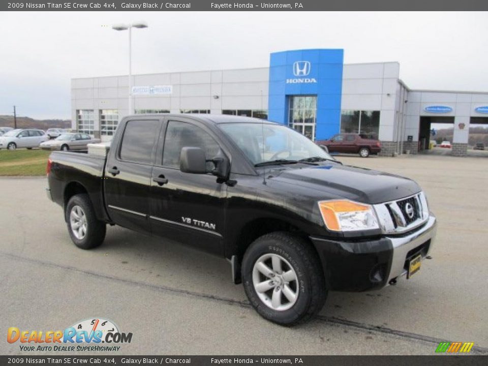 2009 Nissan Titan SE Crew Cab 4x4 Galaxy Black / Charcoal Photo #6