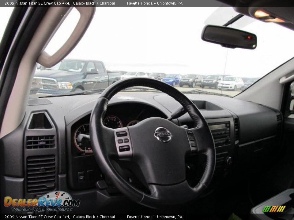 2009 Nissan Titan SE Crew Cab 4x4 Galaxy Black / Charcoal Photo #7