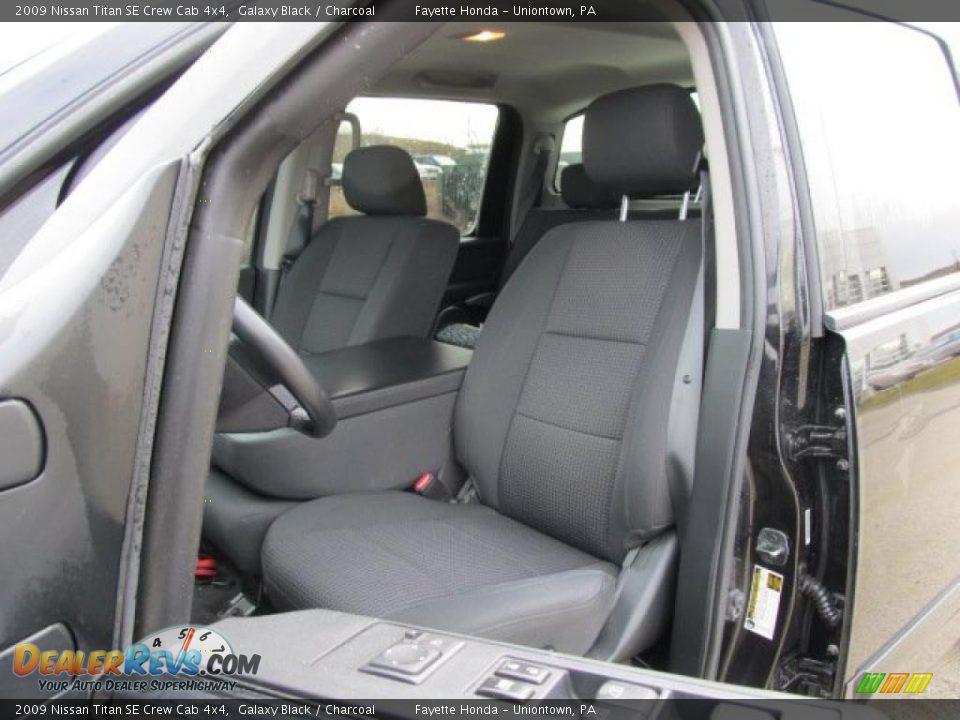 2009 Nissan Titan SE Crew Cab 4x4 Galaxy Black / Charcoal Photo #8