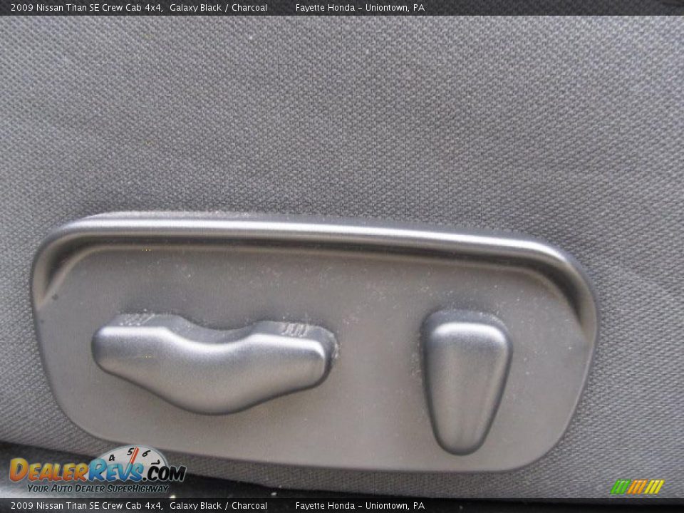 2009 Nissan Titan SE Crew Cab 4x4 Galaxy Black / Charcoal Photo #16