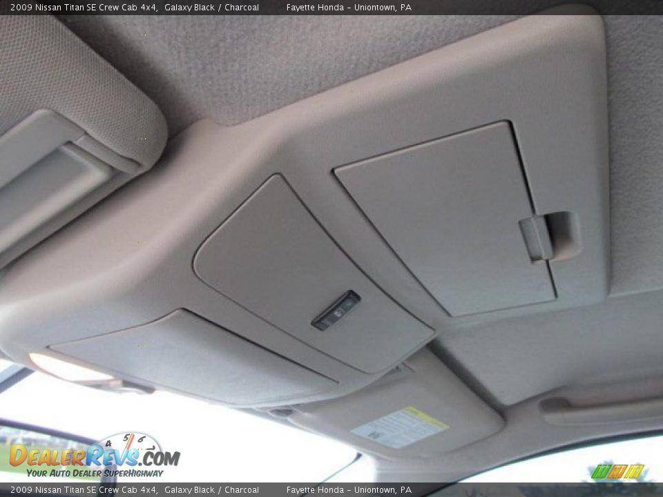 2009 Nissan Titan SE Crew Cab 4x4 Galaxy Black / Charcoal Photo #19