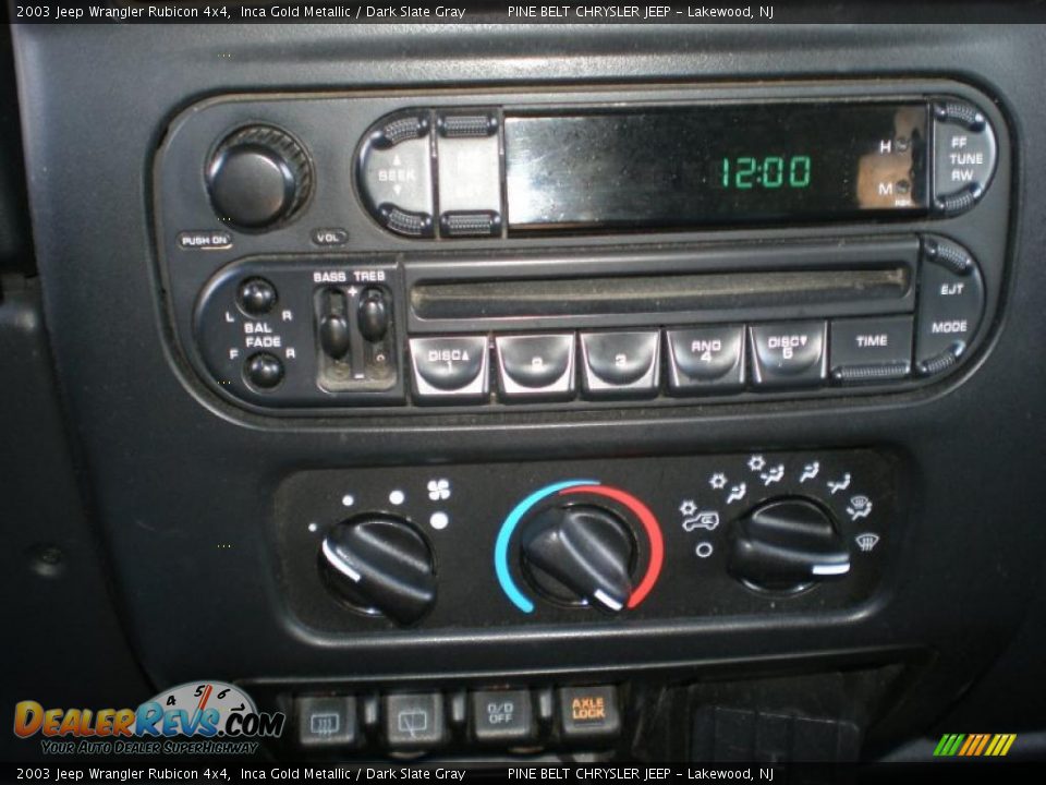 Controls of 2003 Jeep Wrangler Rubicon 4x4 Photo #12