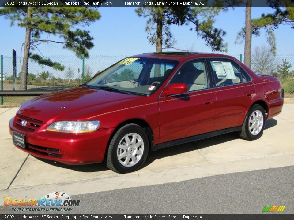 Front 3/4 View of 2002 Honda Accord SE Sedan Photo #10