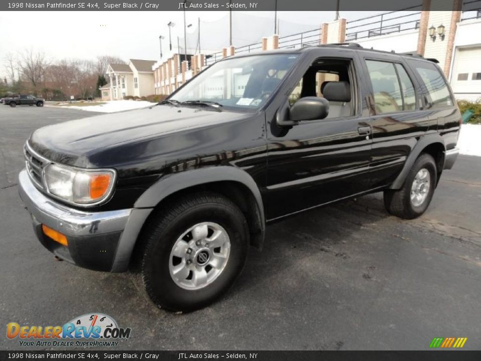 1998 Nissan Pathfinder SE 4x4 Super Black / Gray Photo #1