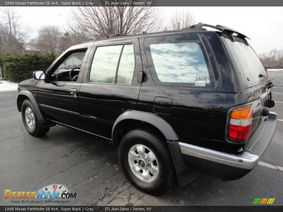 1998 Nissan Pathfinder SE 4x4 Super Black / Gray Photo #4