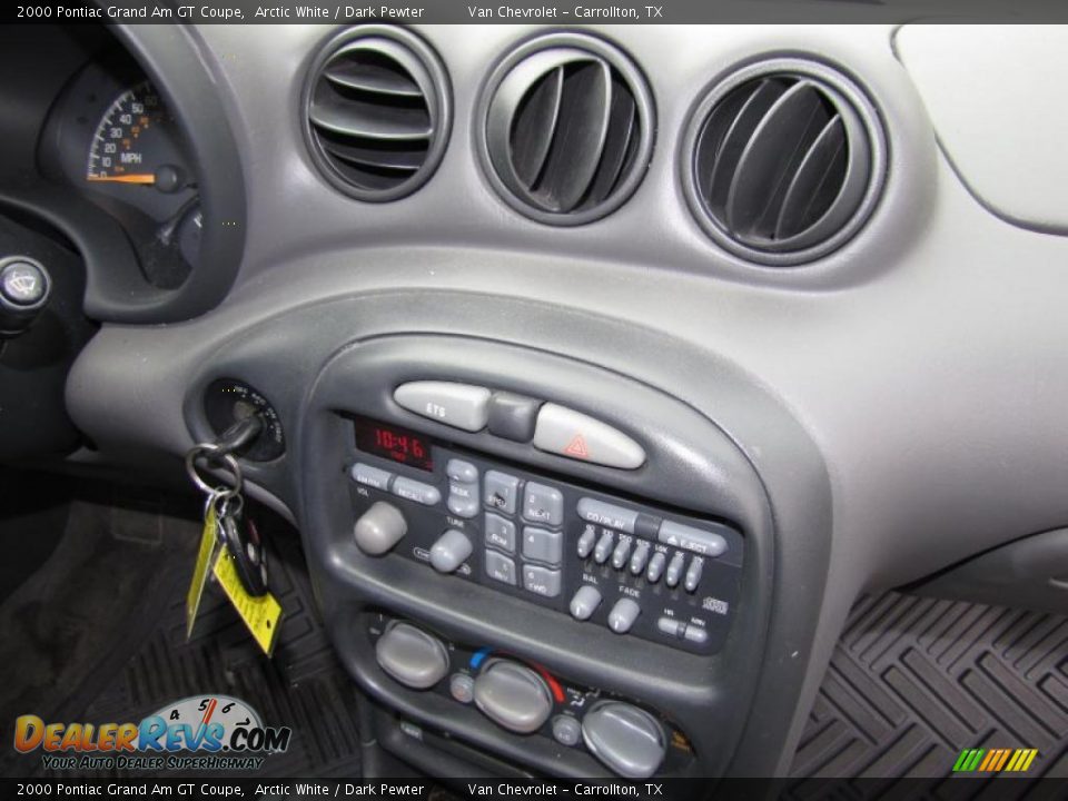 Controls of 2000 Pontiac Grand Am GT Coupe Photo #15