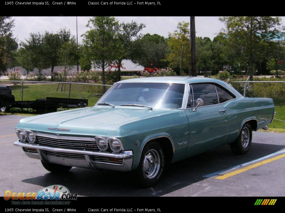 1965 Chevrolet Impala SS Green / White Photo #1