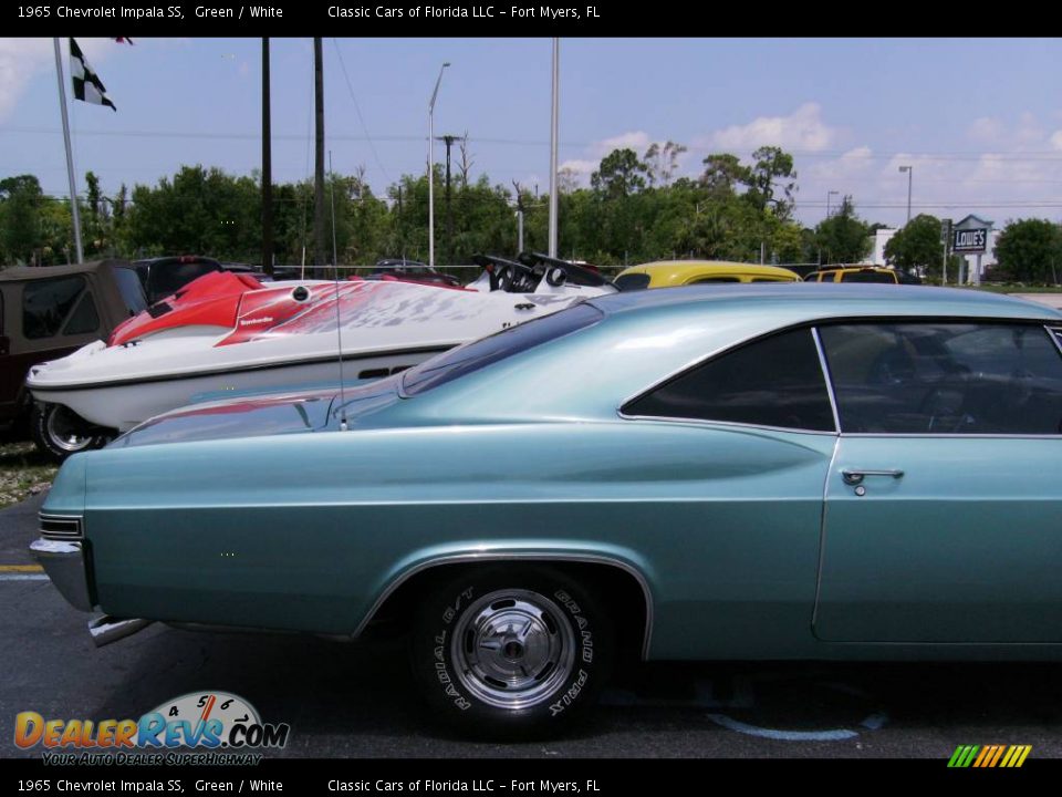 1965 Chevrolet Impala SS Green / White Photo #13