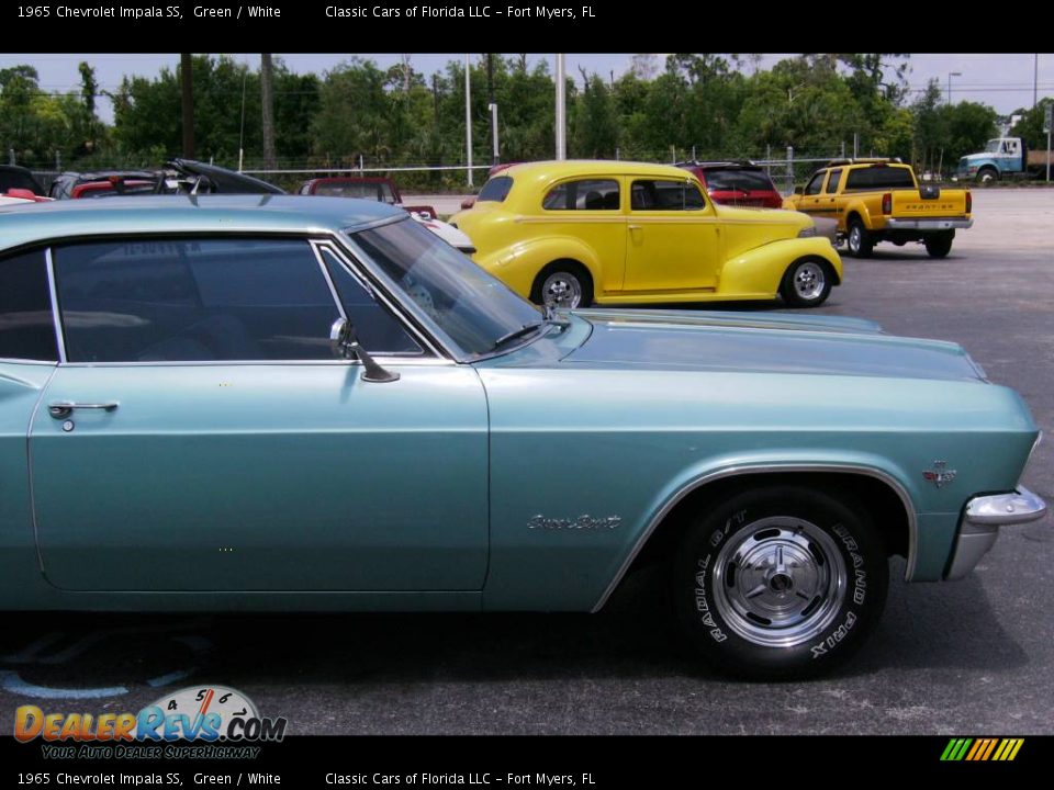 1965 Chevrolet Impala SS Green / White Photo #14