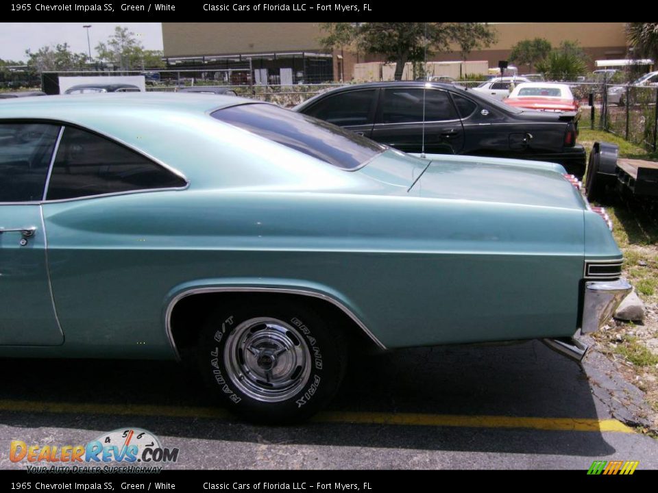 1965 Chevrolet Impala SS Green / White Photo #17