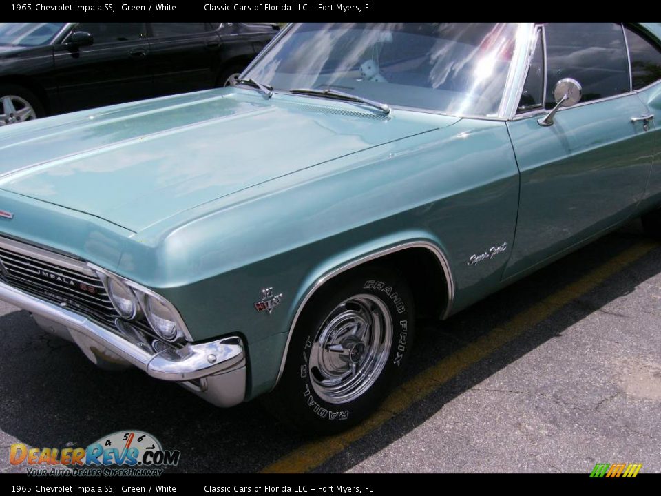 1965 Chevrolet Impala SS Green / White Photo #33