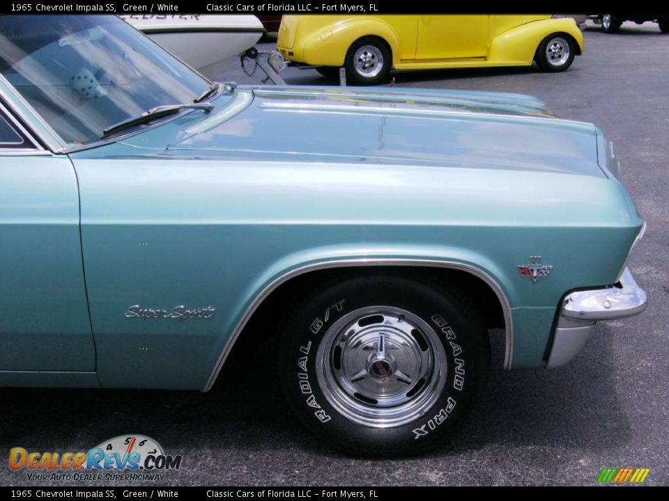 1965 Chevrolet Impala SS Green / White Photo #34