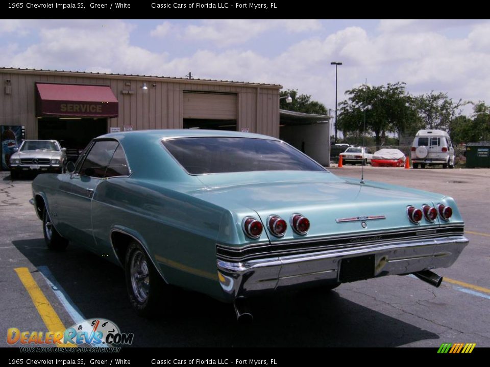 1965 Chevrolet Impala SS Green / White Photo #35