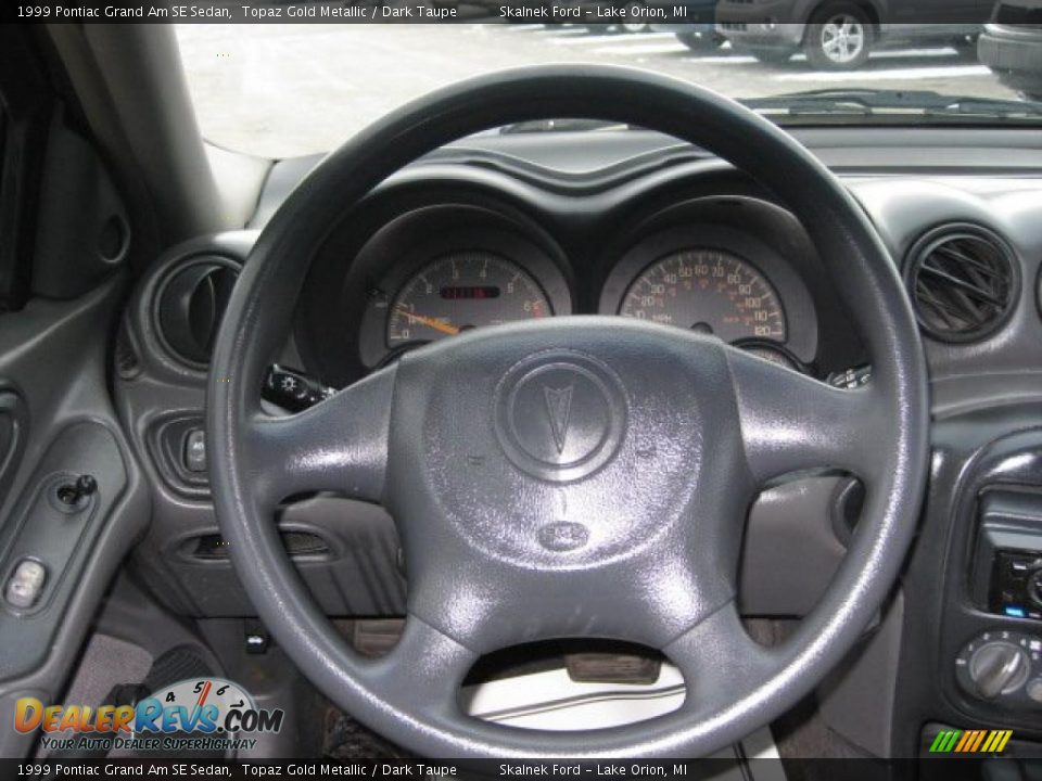 1999 Pontiac Grand Am SE Sedan Topaz Gold Metallic / Dark Taupe Photo #23