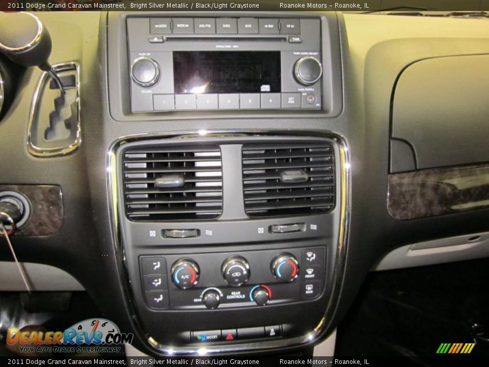 Controls of 2011 Dodge Grand Caravan Mainstreet Photo #21