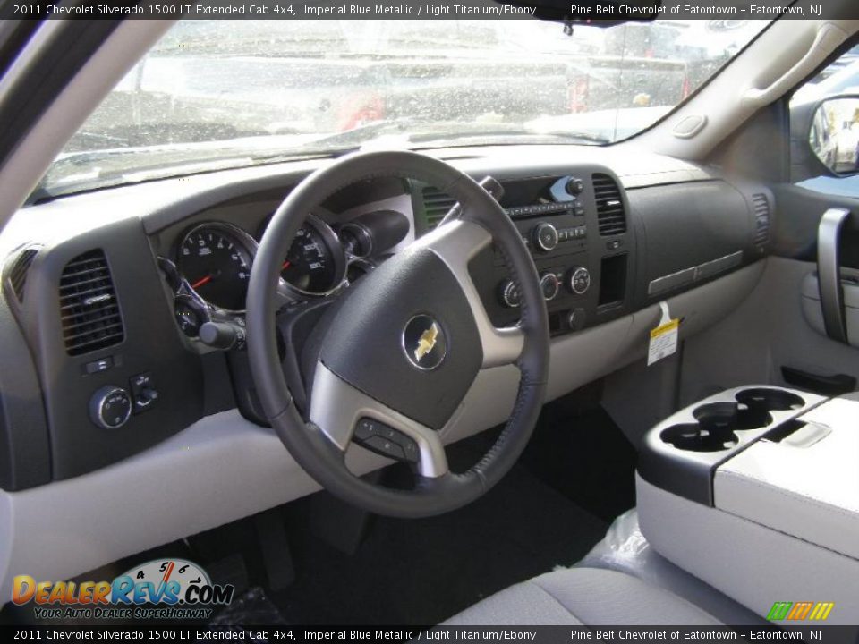 Light Titanium Ebony Interior 2011 Chevrolet Silverado