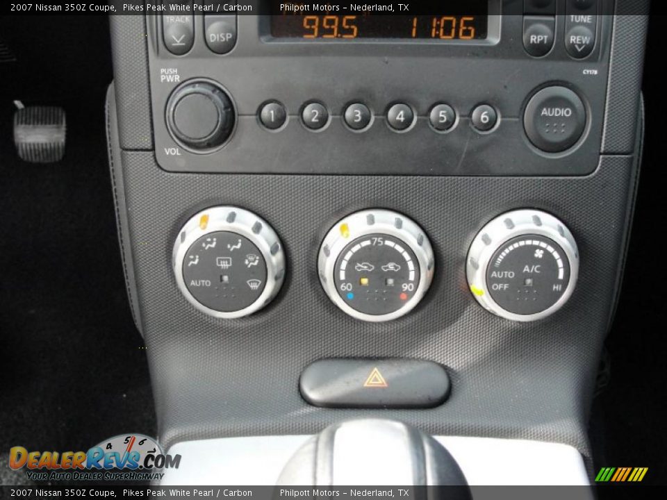 Controls of 2007 Nissan 350Z Coupe Photo #36