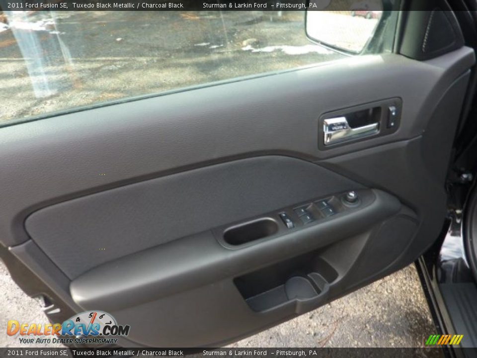 2011 Ford Fusion SE Tuxedo Black Metallic / Charcoal Black Photo #11