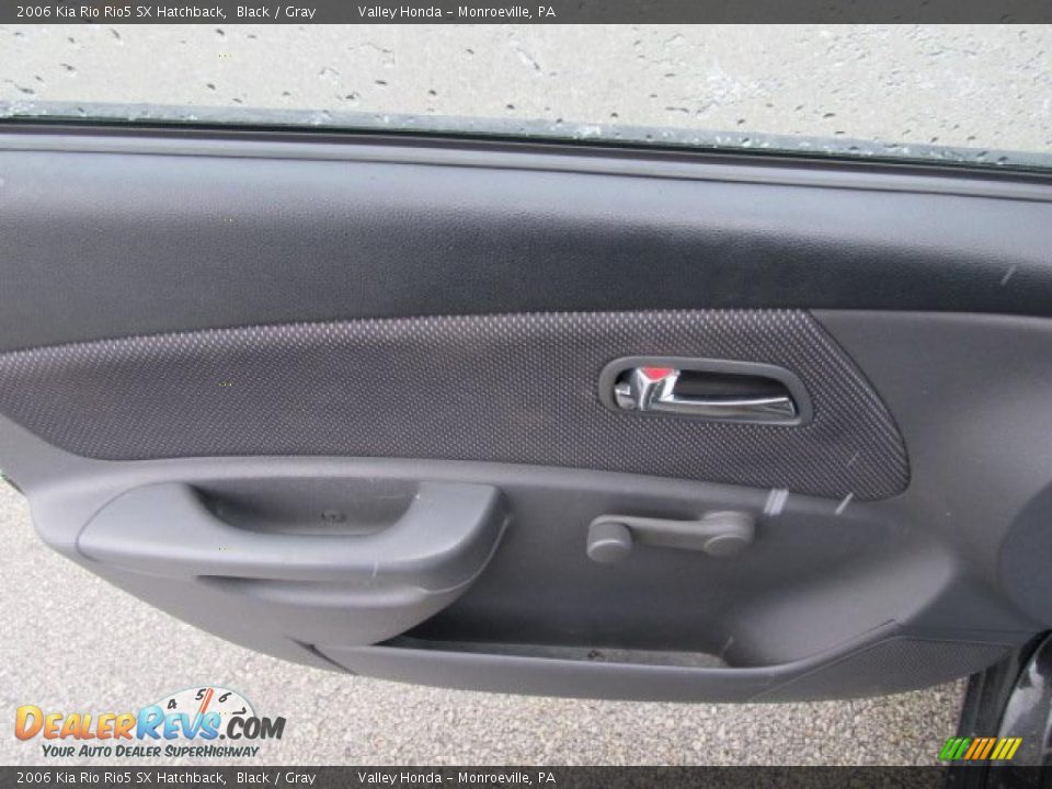 2006 Kia Rio Rio5 SX Hatchback Black / Gray Photo #8