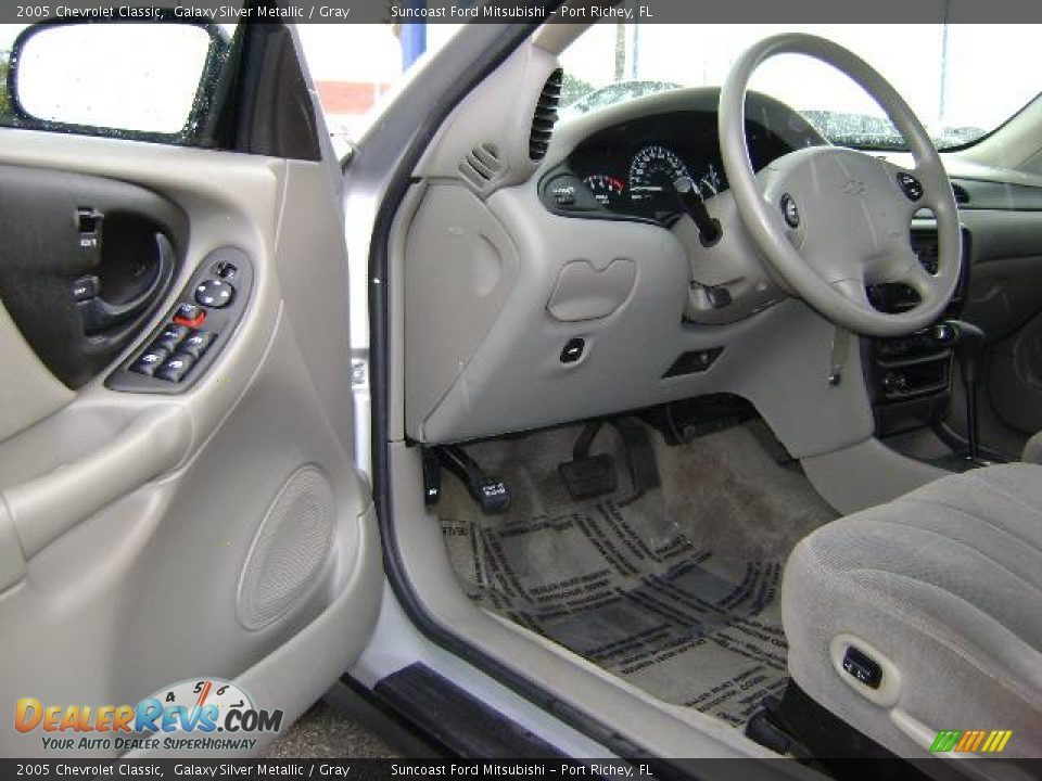 2005 Chevrolet Classic Galaxy Silver Metallic / Gray Photo #12