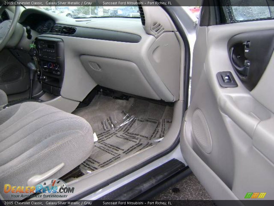 2005 Chevrolet Classic Galaxy Silver Metallic / Gray Photo #16