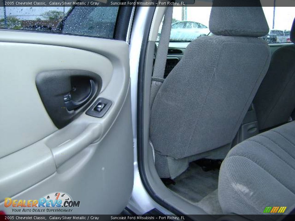 2005 Chevrolet Classic Galaxy Silver Metallic / Gray Photo #18