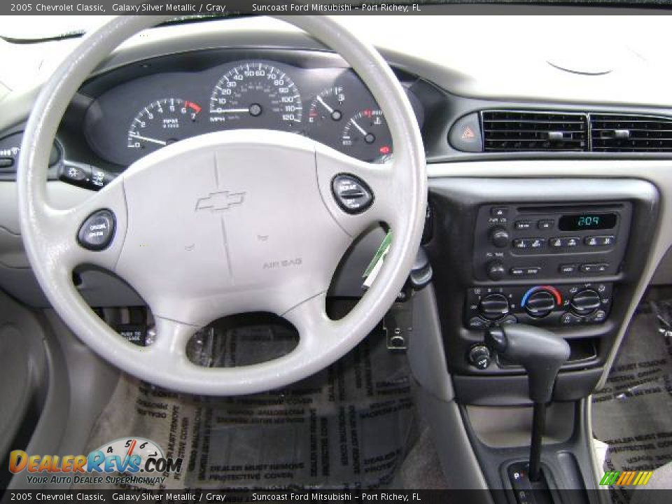 2005 Chevrolet Classic Galaxy Silver Metallic / Gray Photo #25