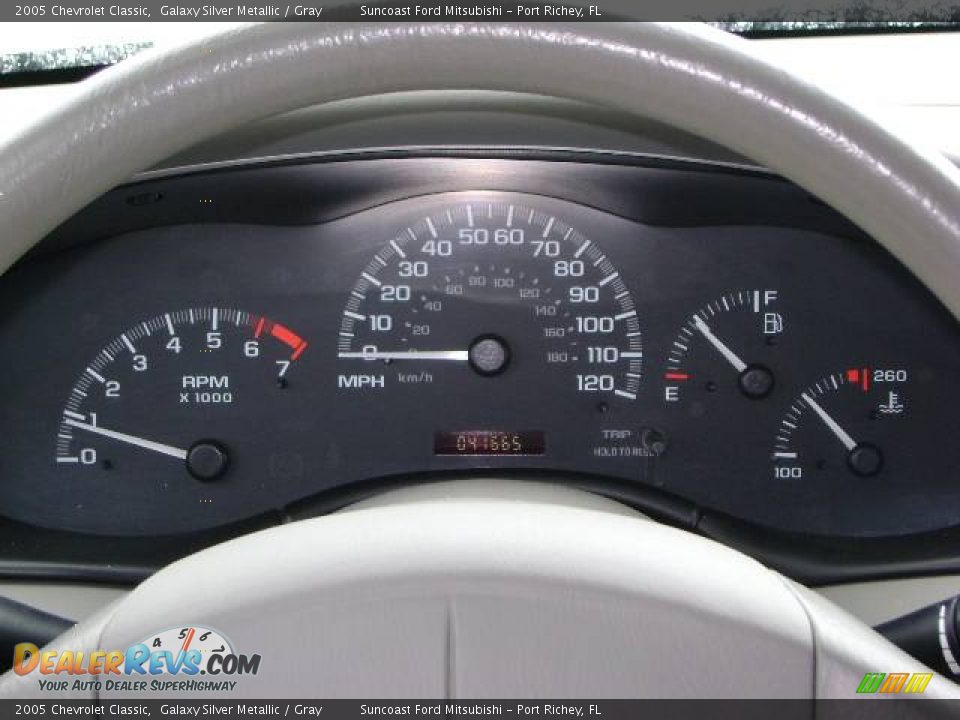 2005 Chevrolet Classic Galaxy Silver Metallic / Gray Photo #33