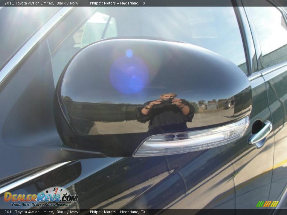 2011 Toyota Avalon Limited Black / Ivory Photo #11