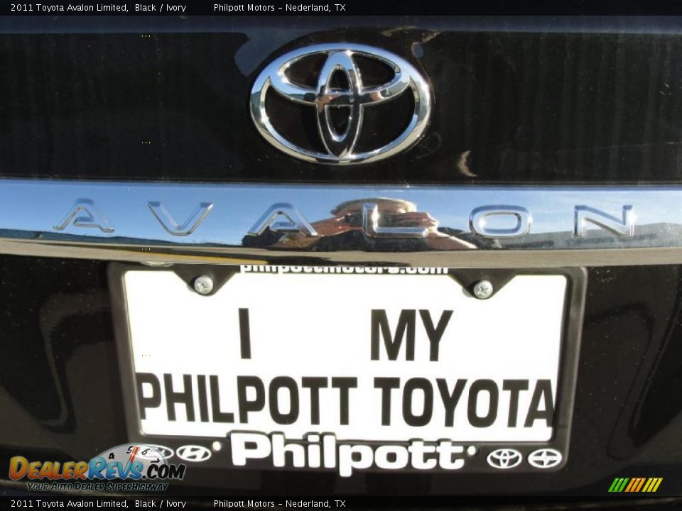 2011 Toyota Avalon Limited Black / Ivory Photo #14