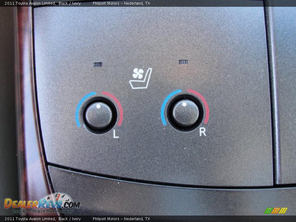 2011 Toyota Avalon Limited Black / Ivory Photo #30